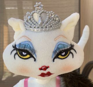 Diva Cat Bendable Plush Collector Elegantly Dressed Crowned Cat Pearls Fur Shawl