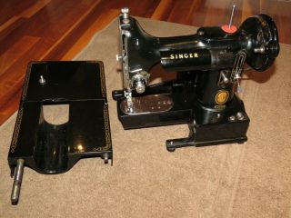 Vintage Singer 222K Featherweight - arm Sewing Machine 1956 in Case - 2