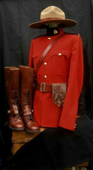 Vintage - Royal Canadian Mounted Police - Uniform,  Belt,  Stetson & Boots - 1974 3