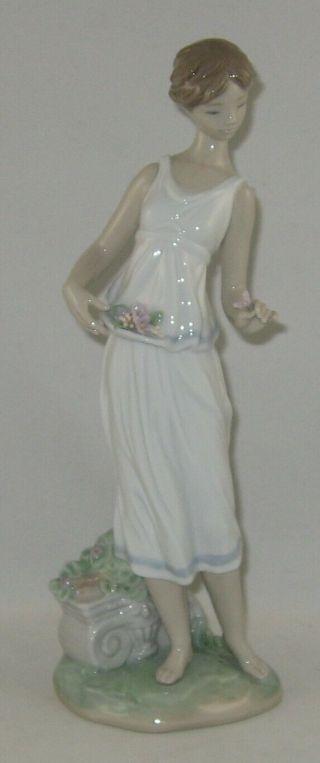 Lladro 2006 Figurine 7709 " Flowers For A Goddess " No Box / Retired 2007