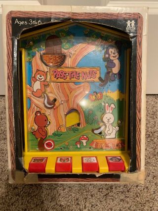 Vintage 1974 Tomy Pass - The - Nuts Flipper Pinball Hand Held Animal Game