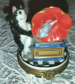 Limoges Box - Cat,  Mouse And Victrola Gramophone
