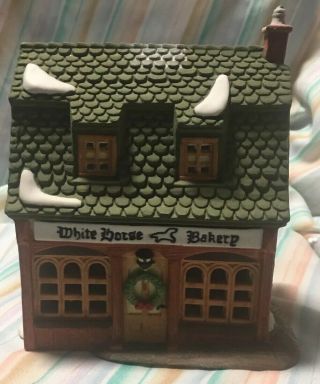1988 Dept 56 Lighted " White Horse Bakery " Dickens Village Series Hp Porcelain