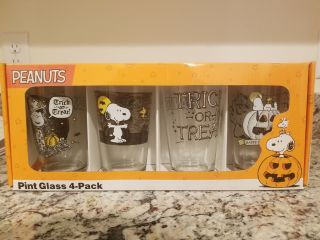 Peanuts Charlie Brown Snoopy Woodstock Halloween Pint Drinking Glass Four 4 Pack