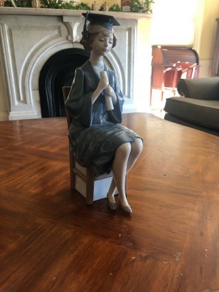 Lladro 5199 Girl Graduate Porcelain Figurine - Young Lady In Cap & Gown