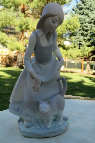 Lladro Little Girl With Cat Kitten Porcelain Figurine 1187 Matte Finish