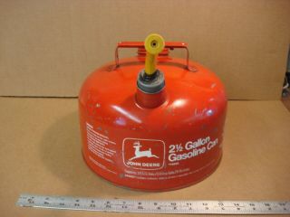 Vintage 2.  5 Galion John Deere Gas Can.