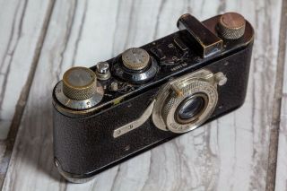 Leica I (a) Vintage Camera.  Circa 1930.  Elmar 50mm F/3.  5 Nickel Lens.