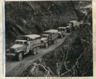 1944 Press Photo American Trucks On The Ledo Road In Northern Burma - Pim02462