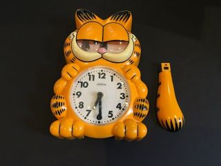 Vintage Garfield Cat Animated Wall Clock With Moving Eyes & Tail