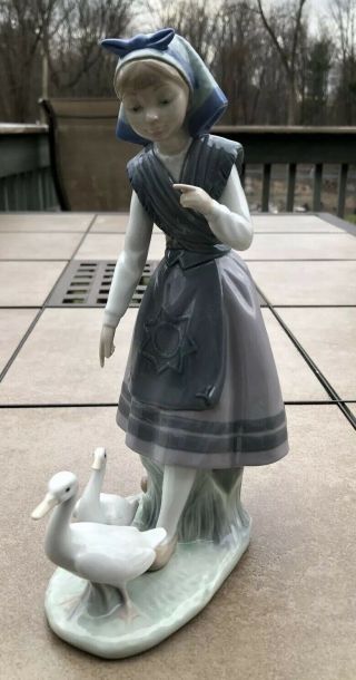 Lladro Figurine Girl Aracely With Ducks 5202 Gloss