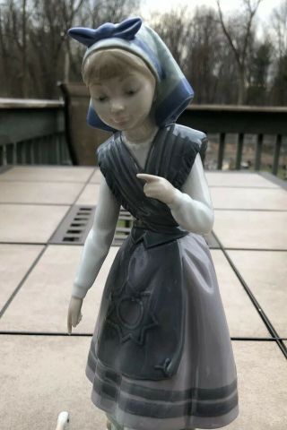 Lladro Figurine Girl ARACELY WITH DUCKS 5202 Gloss 2