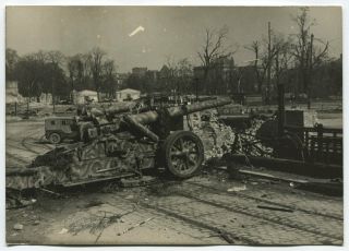 Wwii Large Size Photo: Abandoned German Cannon In Berlin Center,  May 1945