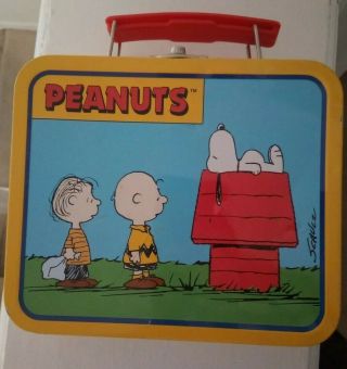 Vintage Peanuts Charlie Brown,  Snoopy,  Linus Metal Lunch Box Collectors Tin
