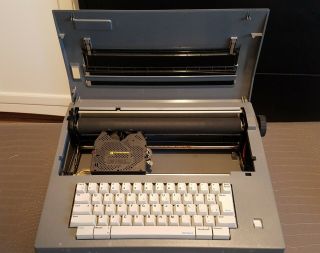 Smith Corona Deville 470 Portable Electric Correcting Typewriter,  Cover.