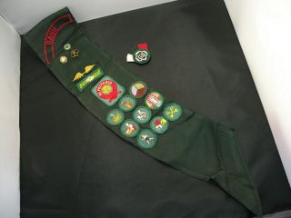 Early Vintage Girl Scout Green Sash 1960 GS USA Patches Badges Pins OAHU Hawaii 2