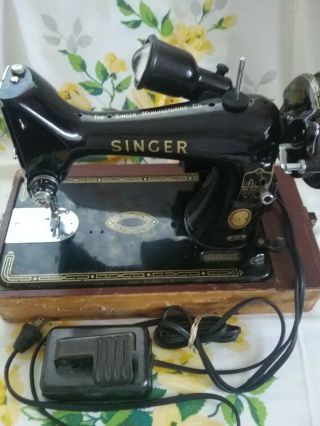 Vintage Sweet Singer Model 99 Sewing Machine 99k 3/4 Size