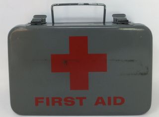 Vintage Army Green U.  S.  Forest First Aid Kit Metal Case Box Complete Supplies