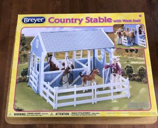 Breyer Country Stable With Wash Stall.  Gift.