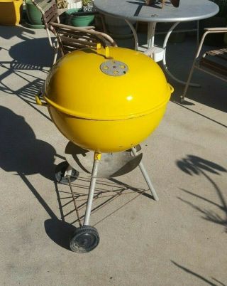 Vintage Weber Kettle Grill 21 Inch Yellow Arlington Heights Ill.