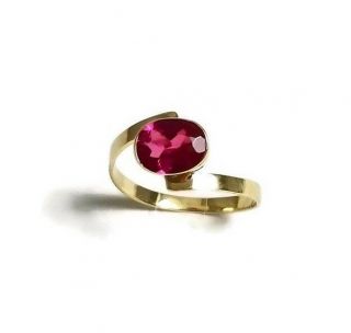 Vintage Oval Red Ruby Synthetic Cocktail Ring In 14k Yellow Gold,  1.  38 Grams