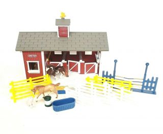 Breyer Horse Stablemates Red Stable Set Barn With