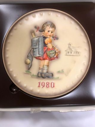 M.  J.  Hummel Goebel 1980 Annual Plate In Bas Relief W/ Box & Papers
