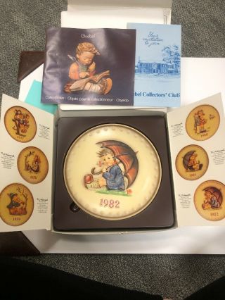 M.  J.  HUMMEL Goebel 1982 Annual Plate In Bas Relief W/ Box & Papers 3