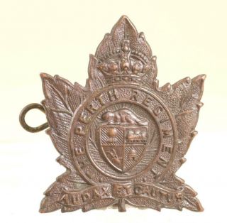 Canada At War 1939 - 1945: Perth Regiment Cap Badge - Very Fine Condition: Ref9030