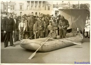 Press Photo: Demo Luftwaffe Soldiers Show Rescue Raft To Crowd; Leipzig,  1942