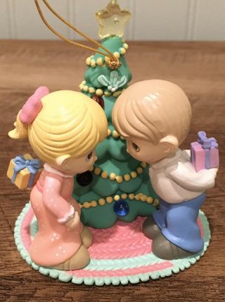Precious Moments Boy And Girl Exchanging Gifts Plastic Enesco 2000 Ornament
