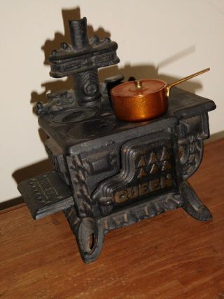 1970s Vintage Queen Black Cast Iron Mini Toy Stove Doll House Oven,