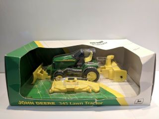 Ertl 1/16 John Deere 345 Lawn Tractor Set Nib 1996