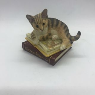 Country Artists Kitten Tales Cat Kitten Book Figure 2006 Hand Crafted Ca04662