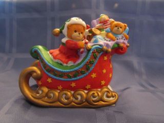 Vintage Lucy & Me Christmas Elf In Sleigh Musical Santa Claus Is Coming To Town