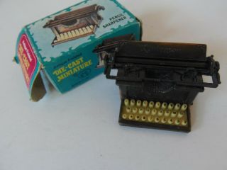 Die Cast Miniature Renington Typewriter Pencil Sharpener W/ Orig Box 8786