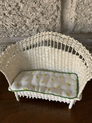 Vintage Miniature Dollhouse White Wicker Chair And Settee With Pads 2