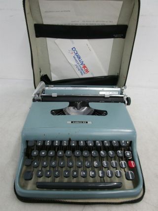 Vintage Underwood Olivetti Lettera 22 Blue Typewriter W Blue Zipper Case