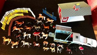 Breyer Horse Set With Barn And Truck/trailer