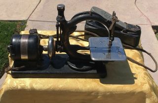 Vintage Willcox And Gibbs Sewing Machine W/ Foot Floor Control