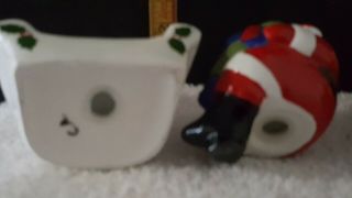 Santa in a chair Christmas Salt and Pepper Shakers 3