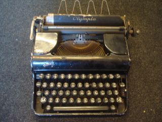 Small Vintage Olympia Typewriter 1940 - 50 in need of a good home 2