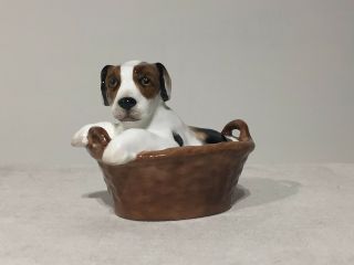 Royal Doulton Dog Figurine Puppy In A Basket Beagel Spaneil
