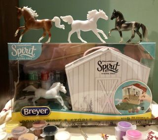Breyer Nib Dreamworks Riding Free: Paint Spirit & Stable Bonus Horses/supplies