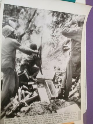 Wwii Ap Wire Photo U.  S.  Marines Blast Japanese On Peleliu 10/10/44 841