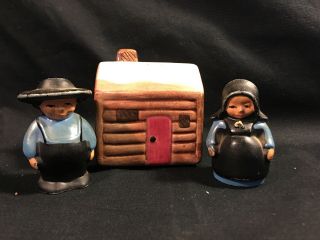 Vintage Amish Couple With Cabin Salt And Pepper Shakers Metal