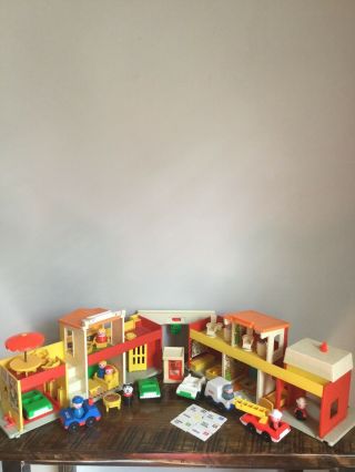 Vintage 1973 Fisher Price 997 Play Family Village Complete Little People