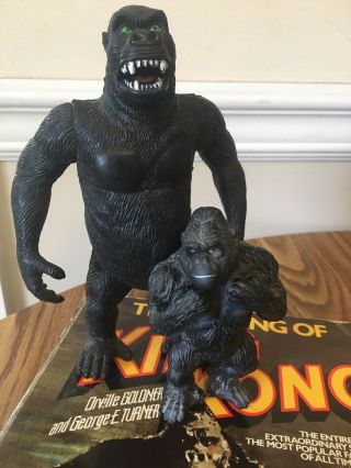 Vintage King Kong Collectors Set - 2 Figures And Book 2