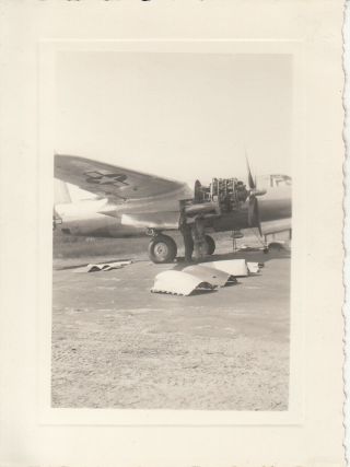 Wwii Snapshot Photo Engine Maintenance On Aaf B - 26 Marauder Bomber 39