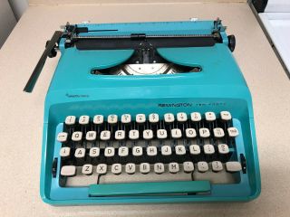 Remington Sperry Rand Ten Forty Made In Holland Typewriter Turquoise With Case